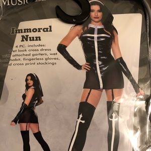 Immoral nun outfit costume
